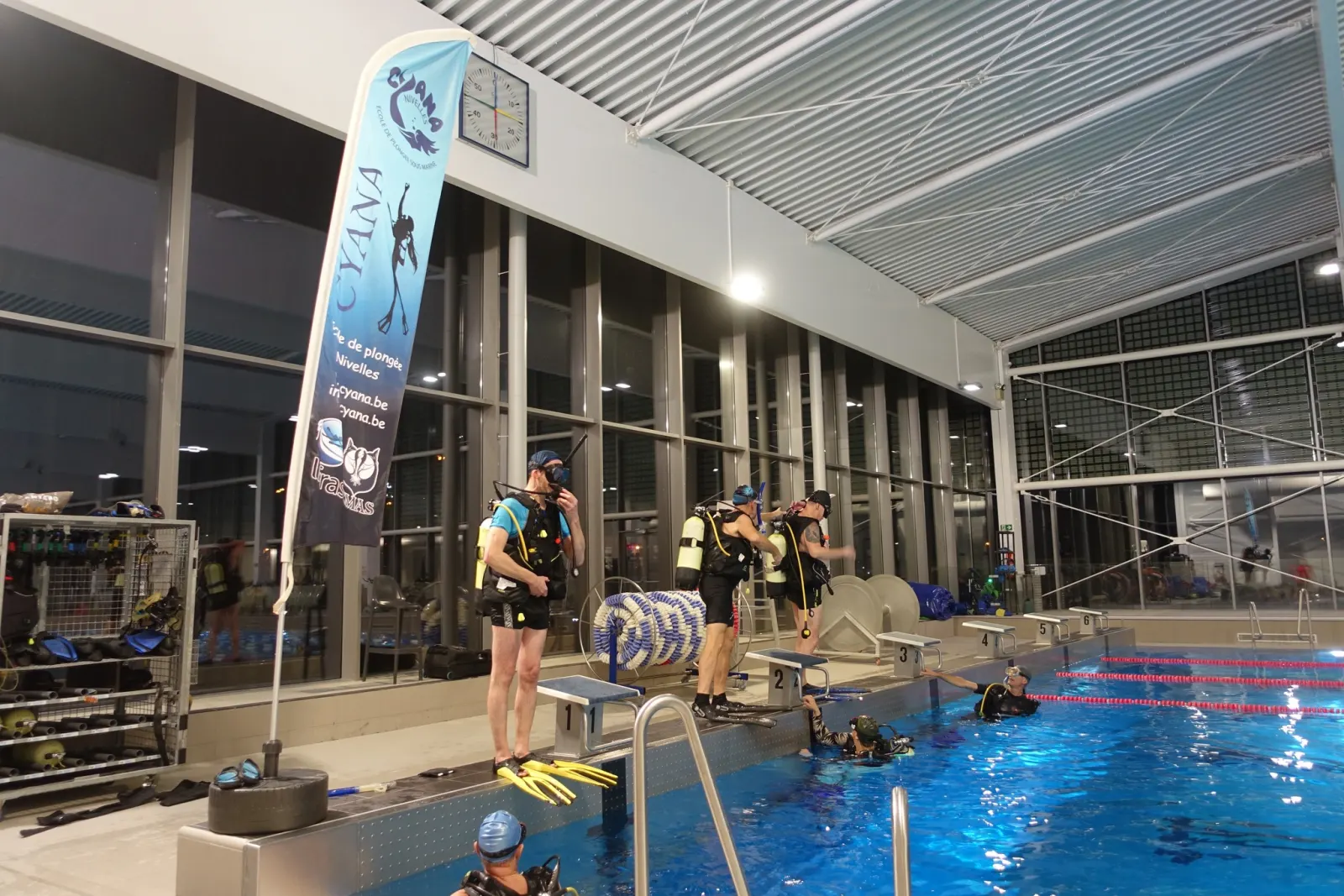 Plongeurs du Royal Cyana pendant une activite du club