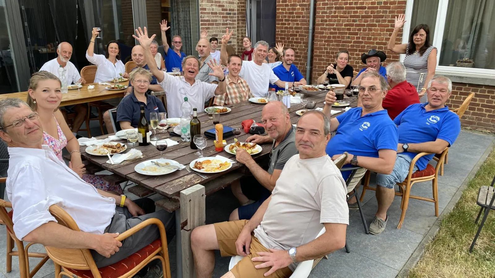 Activite conviviale entre membres du club de plongee Royal Cyana